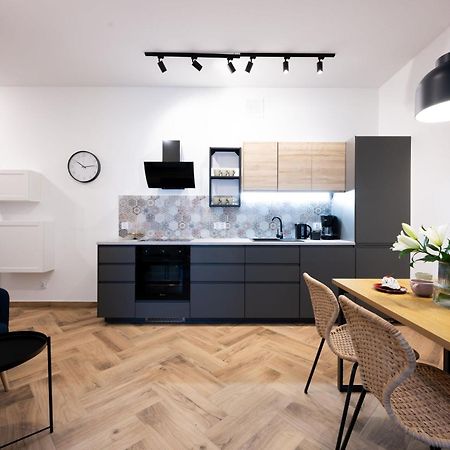 Native Apartments Pulaskiego 6 Krakow Ngoại thất bức ảnh