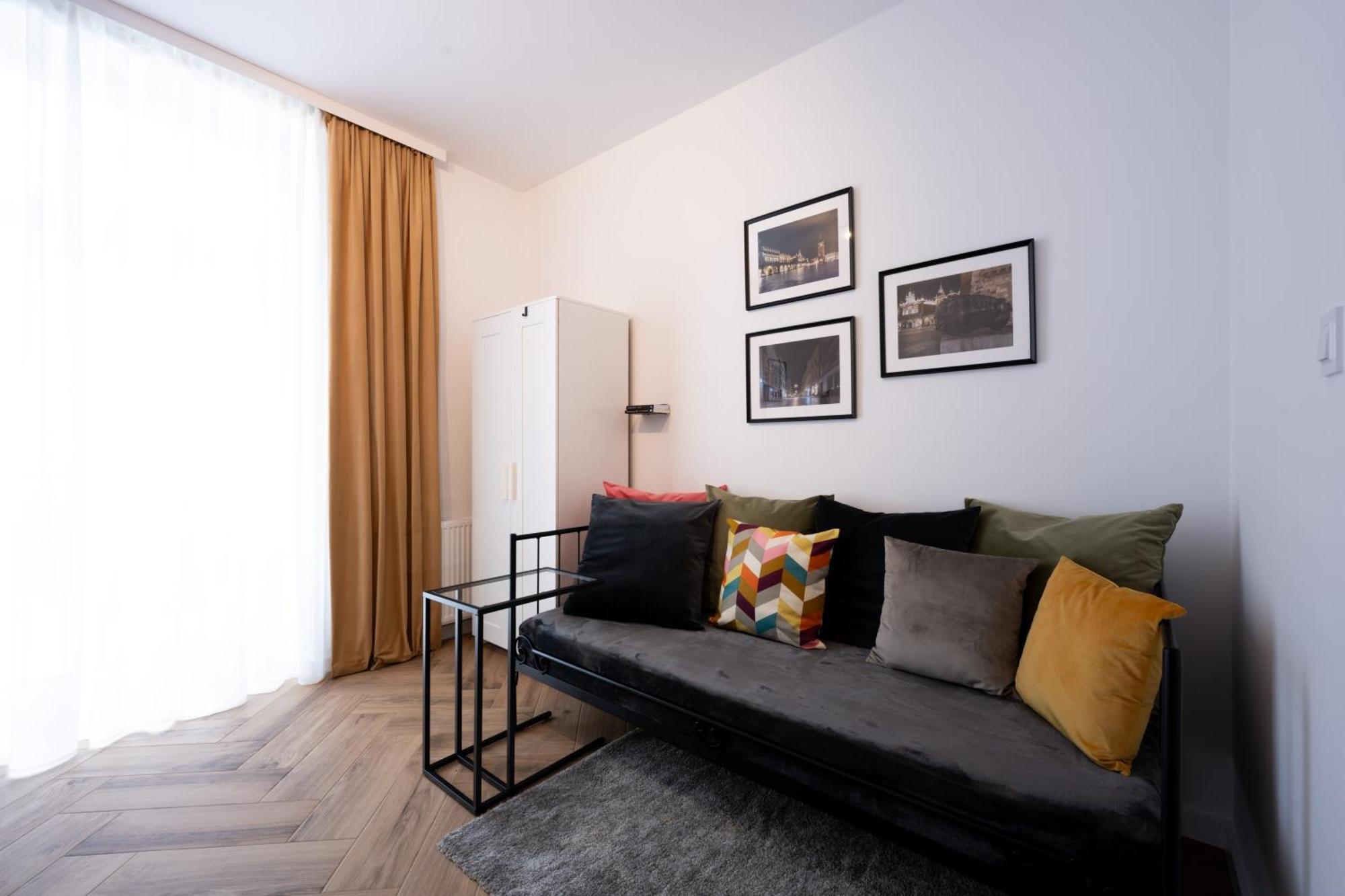 Native Apartments Pulaskiego 6 Krakow Ngoại thất bức ảnh