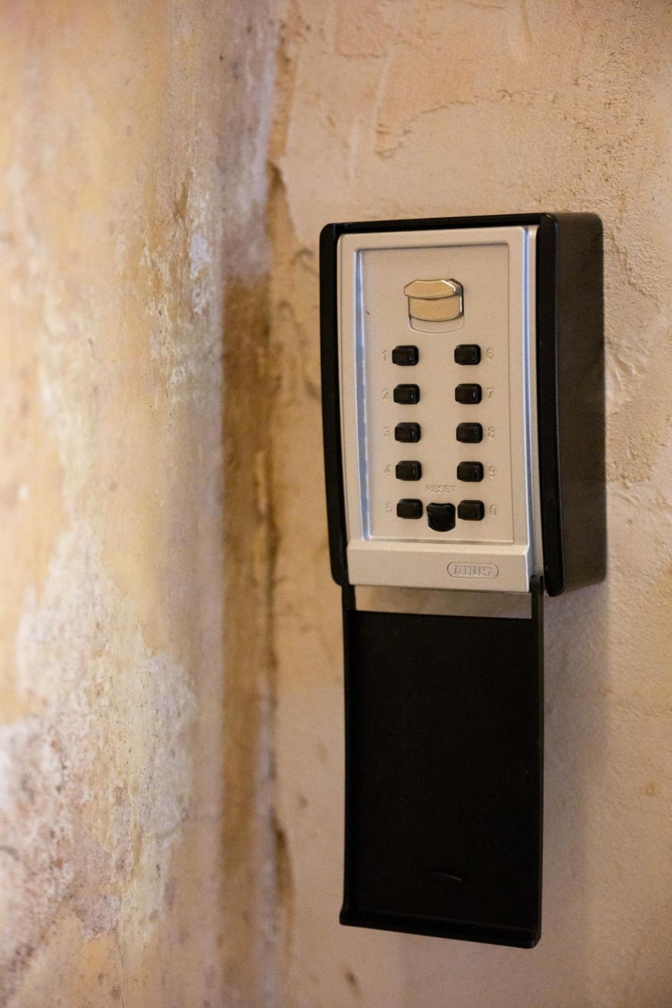 Native Apartments Pulaskiego 6 Krakow Ngoại thất bức ảnh